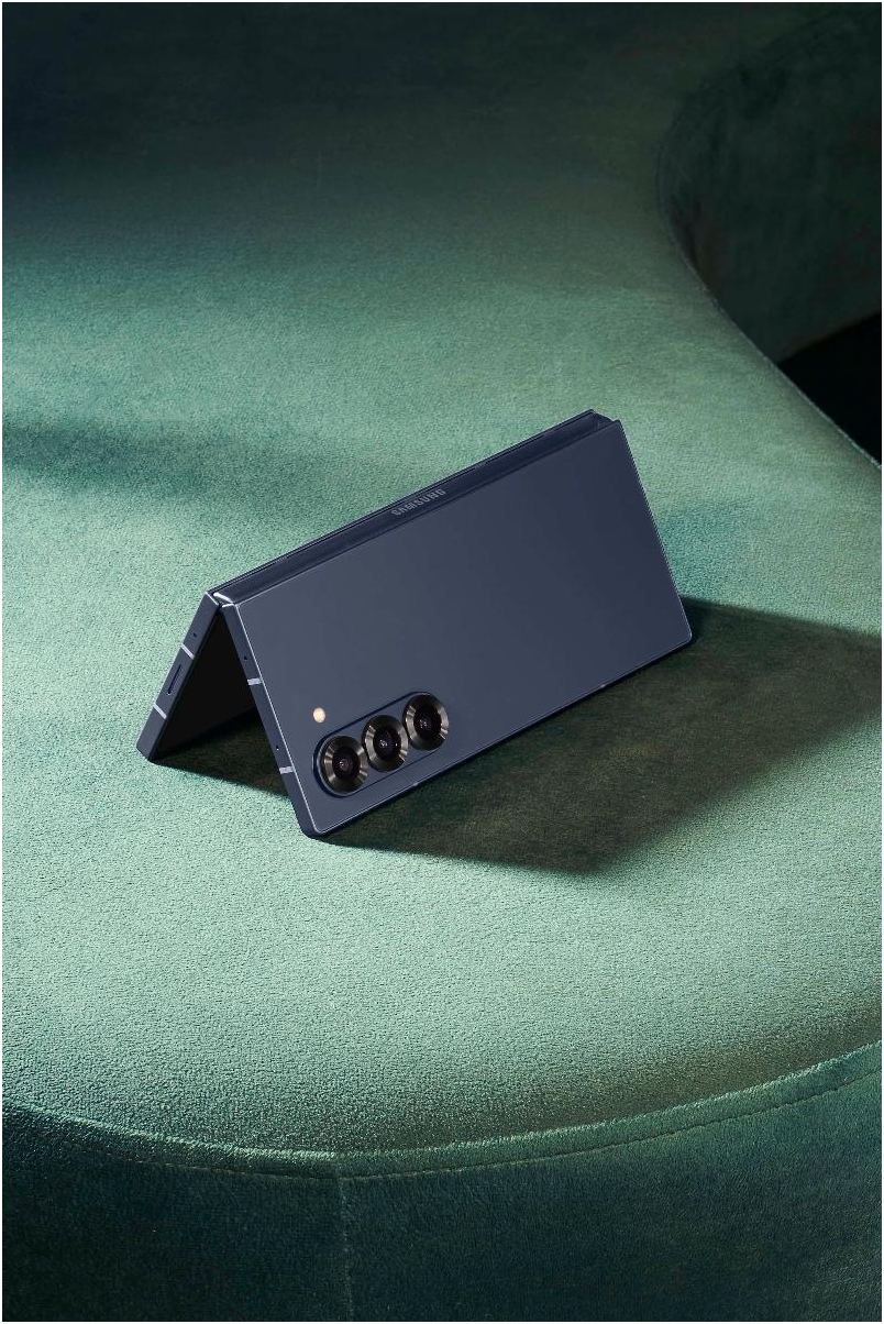 Galaxy Z Fold6 in Navy, front and back view